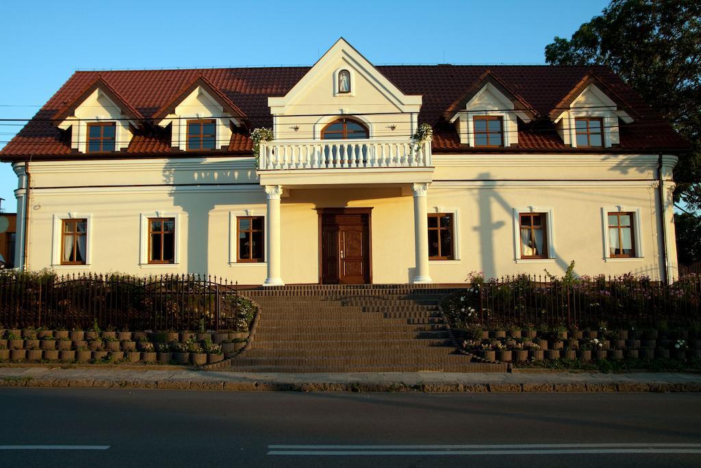 Pokoje Goscinne W Ratuszu Ogrodzieniec Buitenkant foto